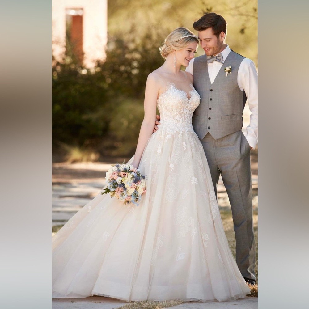 Essence of Australia Wedding Dress - Size 8